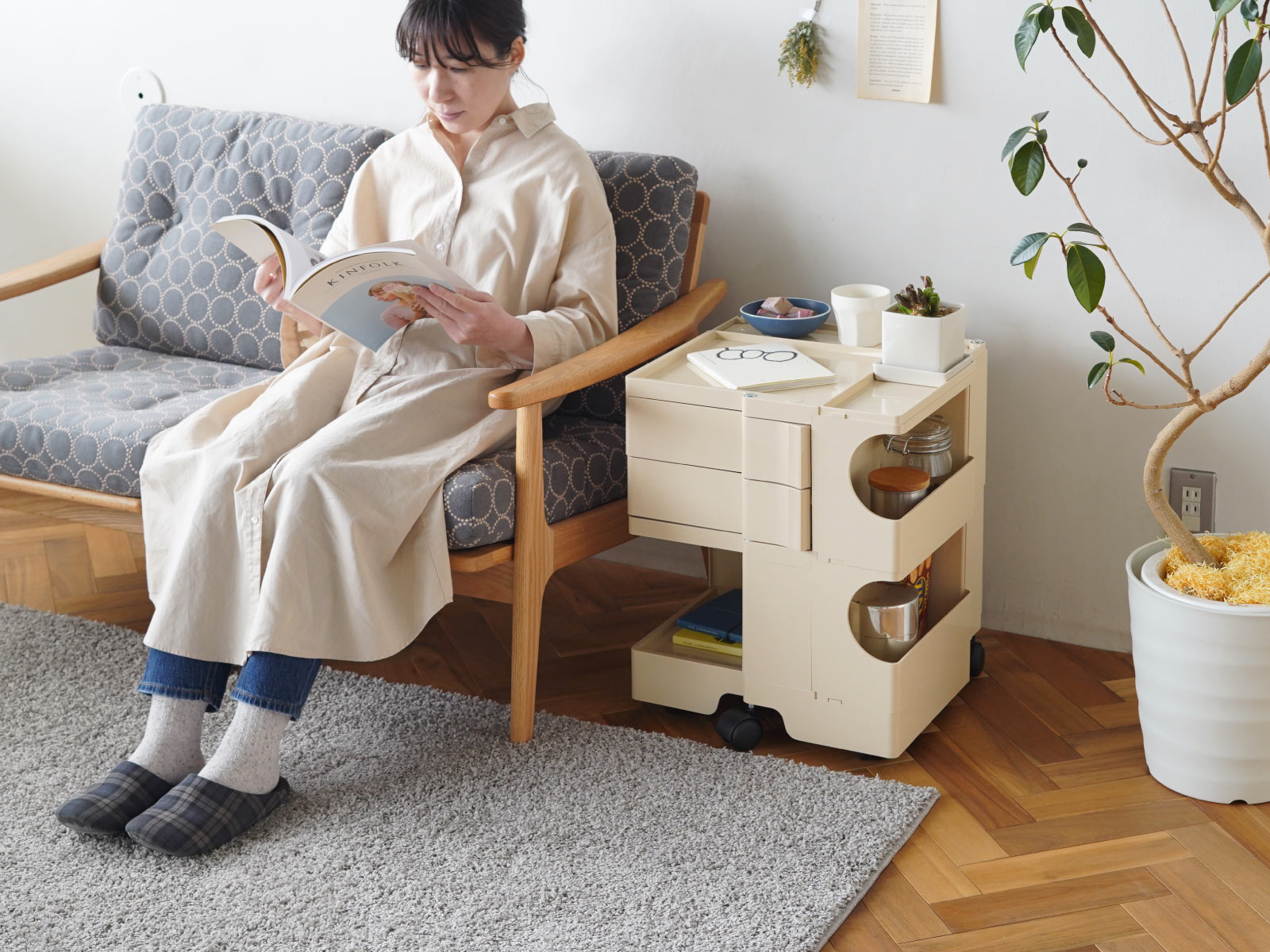 楽天市場】【在庫あり・正規品2年保証】全2色 ボビーワゴン 2段2トレイ