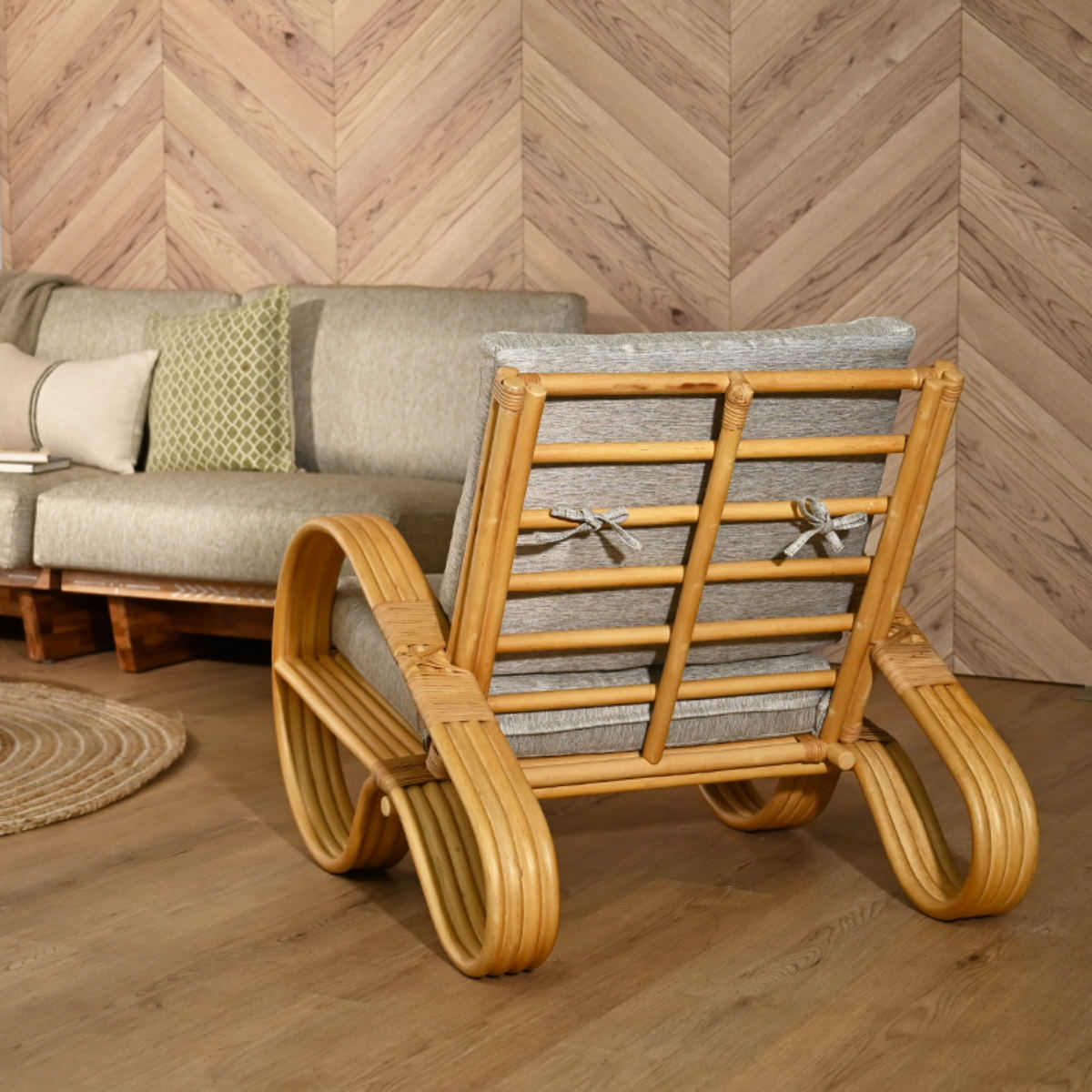 楽天市場】一人掛けチェア ラタン 座面高33cm クッション付 天然木