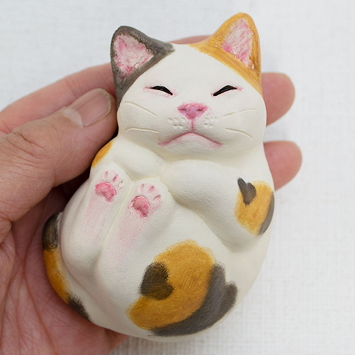 楽天市場】小澤康麿作 玉猫（M28） 三毛 招き猫 眠り猫 金運アップ