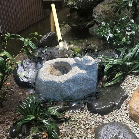 自然石 水鉢 園芸用品 楽天市場】水鉢 石（ガーデンオーナメント・置物｜エクステリア