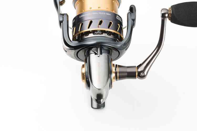 Revo Rocket 2500Sのスペックとインプレ | 釣りクラウド