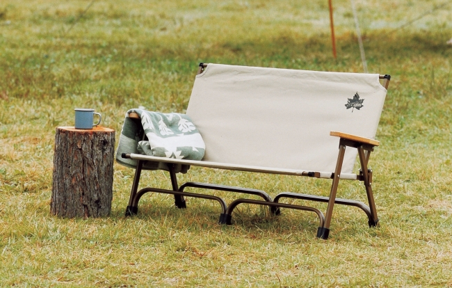 ロゴス、小さく収納して大きく使える2人掛けチェア「Tradcanvas