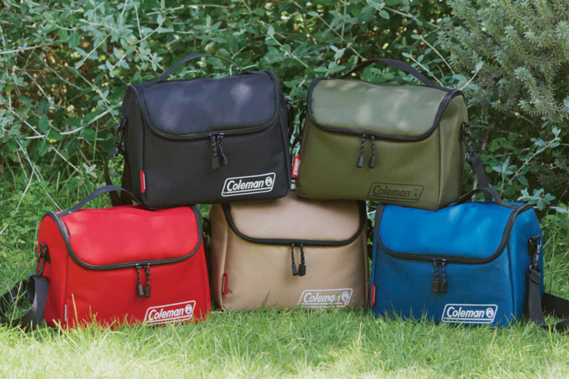 宝島社×アルペンアウトドアーズ、コールマンの多機能レジャーバッグ