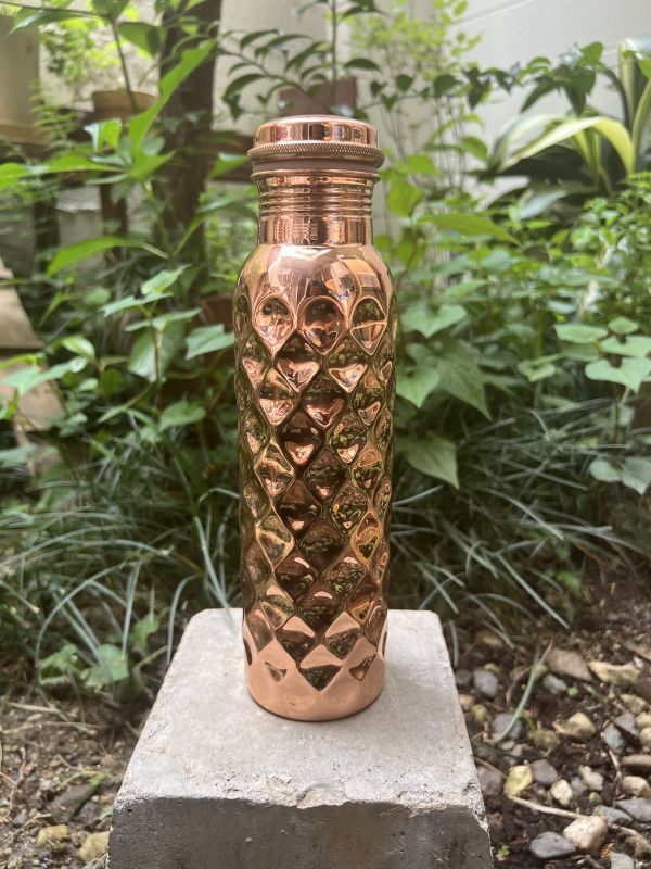 銅ボトルでアーユルヴェーダライフを♪銅イオンで残留塩素除去！