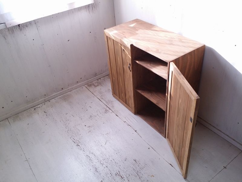 ナチュラルテイスト キャビネット 観音開きタイプ 扉付 収納棚 縦