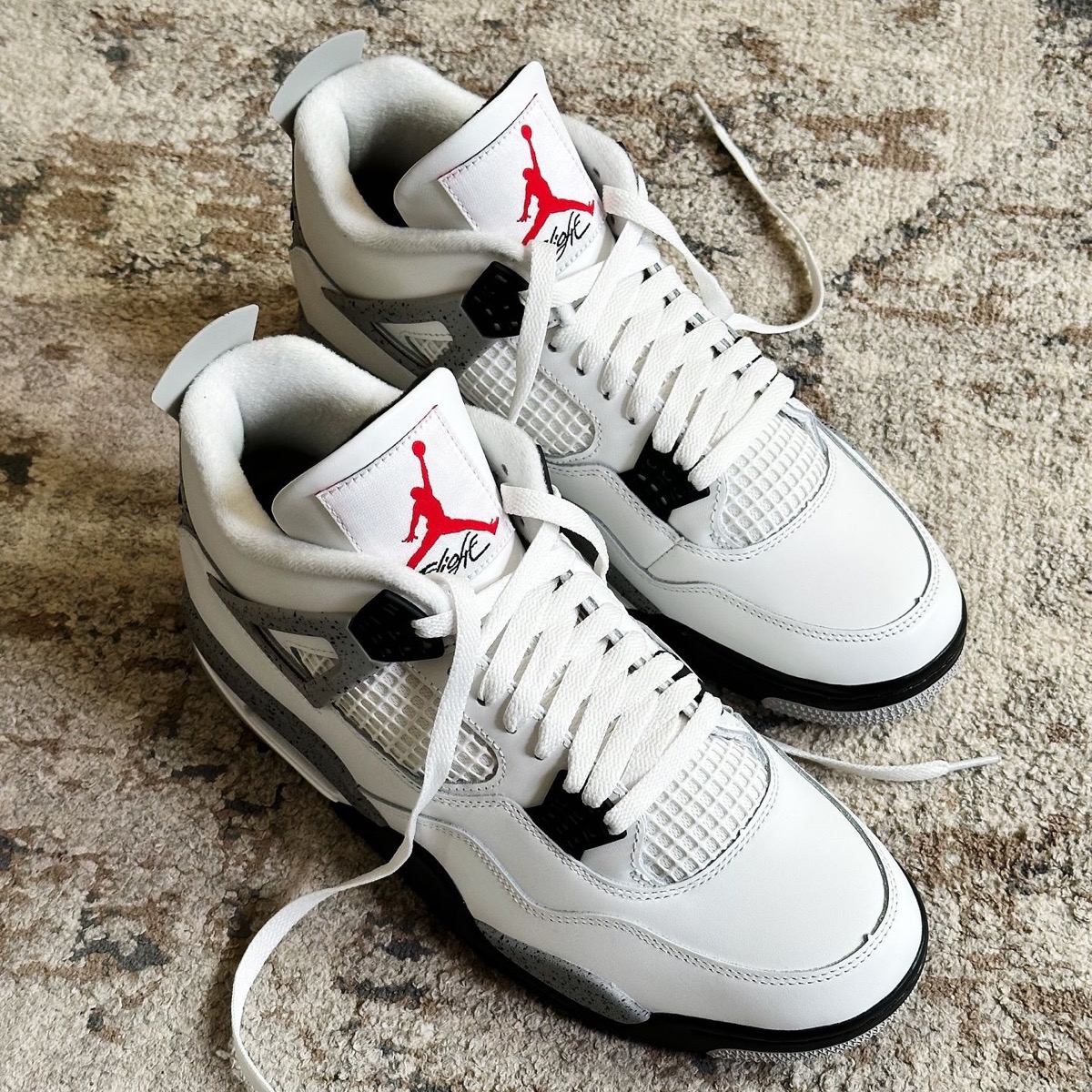 Nike Air Jordan 4 Retro OG “White Cement”が国内5月24日に復刻発売