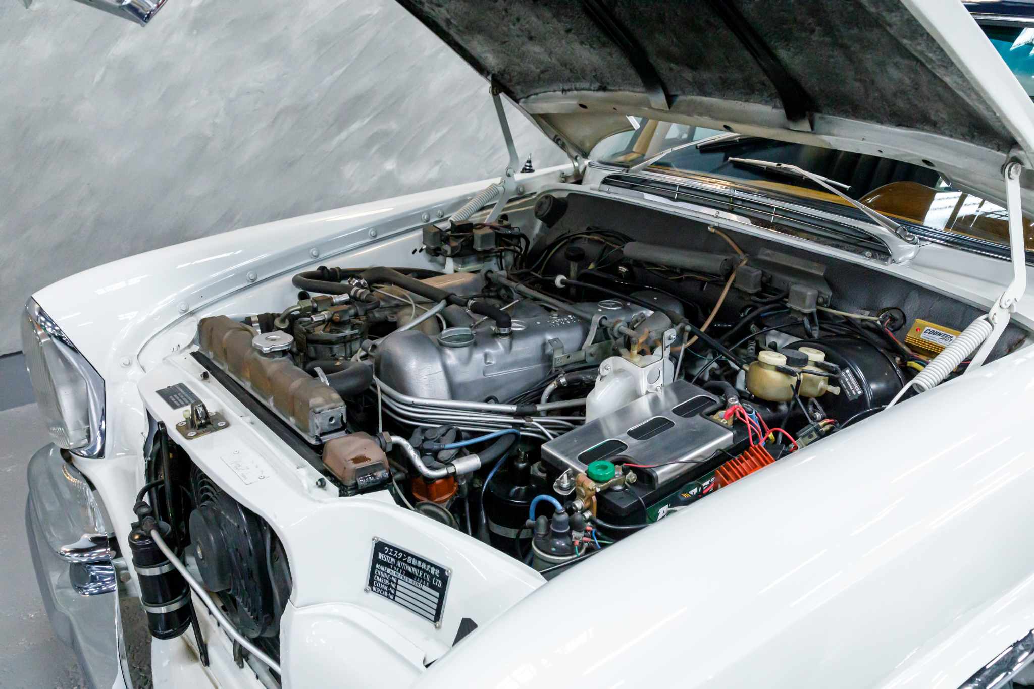 1969年 メルセデスベンツ 280SEクーペ（白／紺） - Vintage Car VISCO