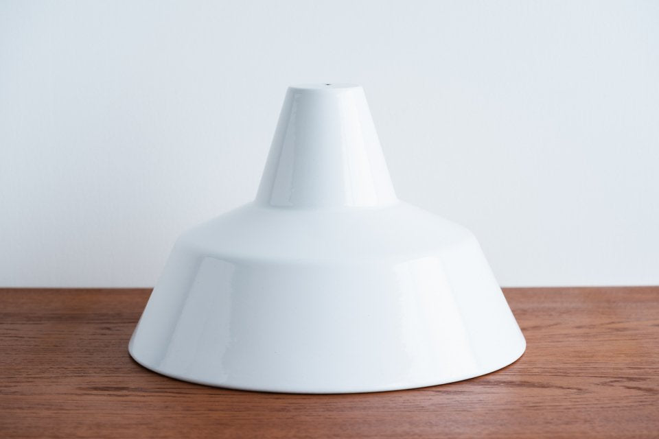 H056 Louis Poulsen | ワークショップランプ | ホワイト – tefu