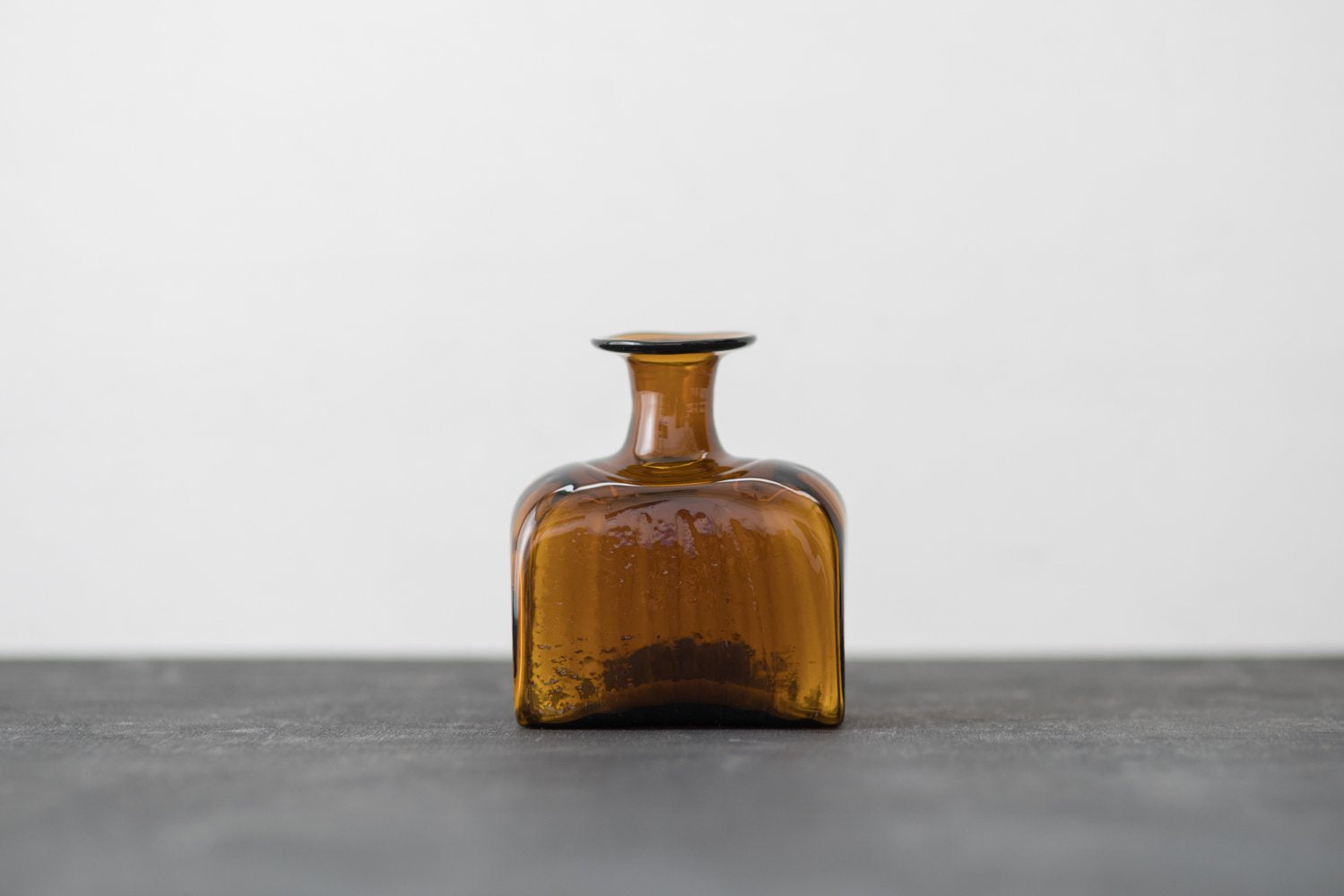 再生ガラス 一輪挿し アンバー｜ガラス工房 橙