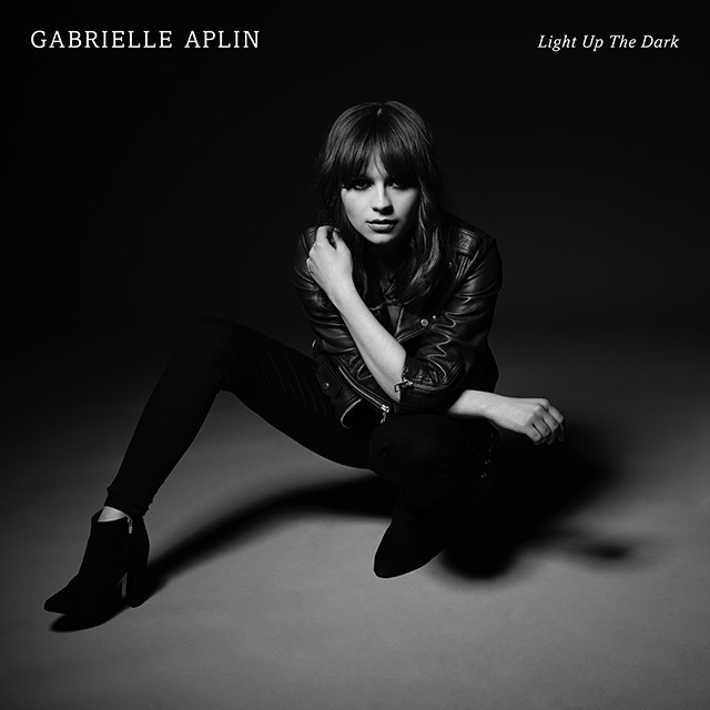 Gabrielle Aplin / ガブリエル・アプリン「Light Up The Dark / ライト