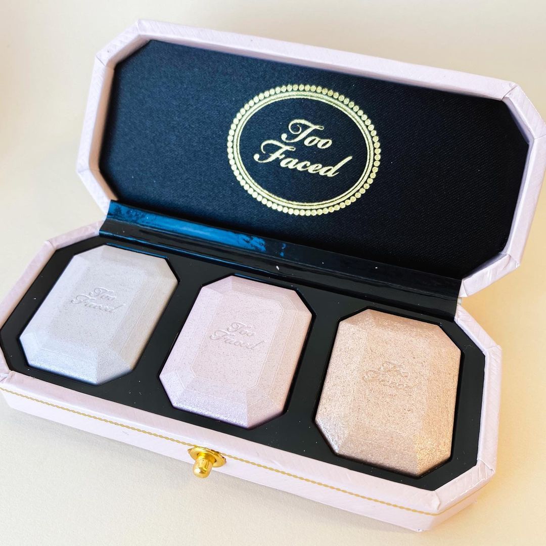 Too Faced】ダイヤモンドハイライターの限定3色パレット！【春コスメ