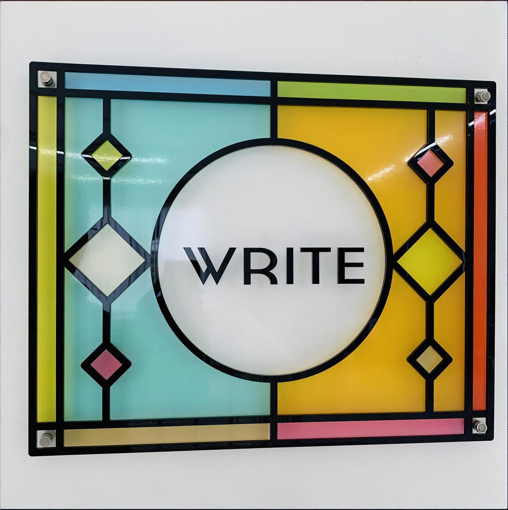 完全オーダーメイドのアクリル看板｜オシャレで高級感のある世界に