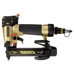 日立 高圧タッカ 電動工具・エアー工具・大工道具（エアー工具＞高圧