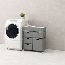 幅広タイプで出し入れがしやすい 4段ランドリーチェスト (グレー)の