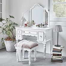 シャビーシックでアンティーク風な ドレッサーセットの詳細 | カヴァース