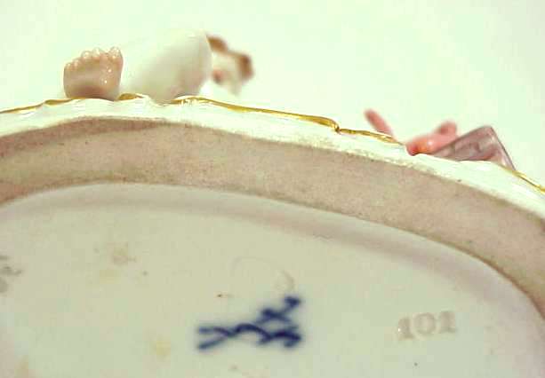 オークション ”ザ・コノサーズ”／ Lot2564 マイセン フィギュア（人形