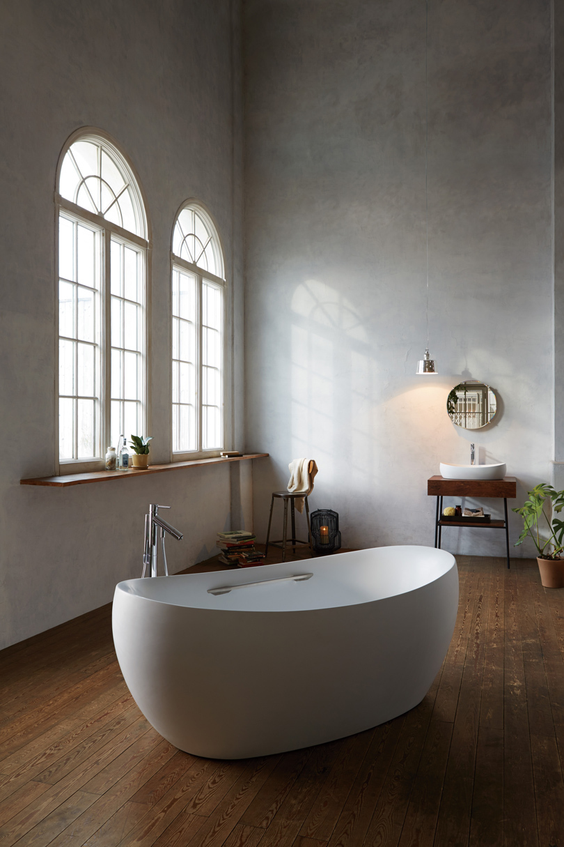 セラオリジナルのバスタブ、AXORのバス水栓を使ったオーガニックな浴室