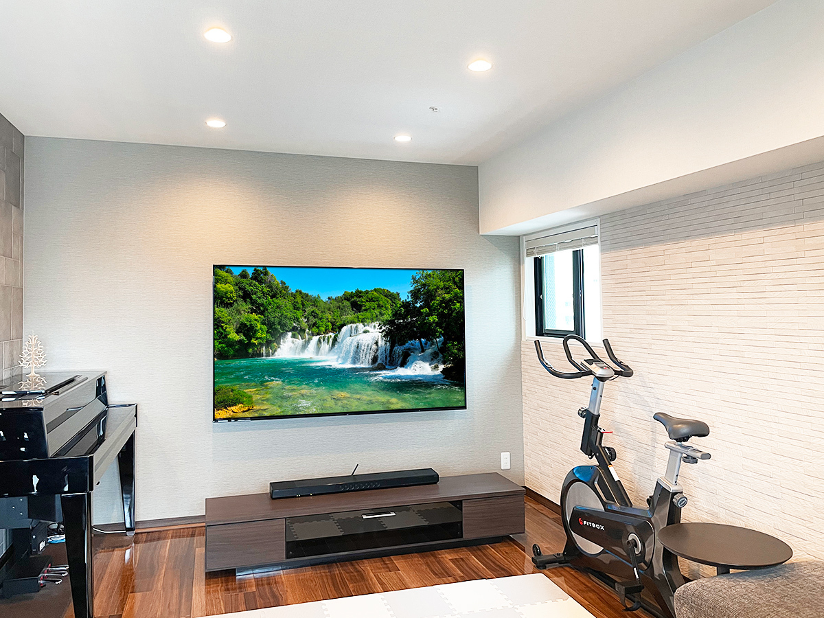 名古屋市のマンションで石膏ボード壁に77インチ有機ELテレビ(KJ-77A9G