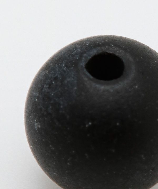 フロスティブラックオニキス1粒 4mm(FROSTY BK ONYX): 『岩座