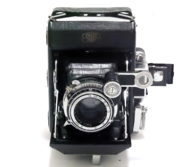 ドイツ製 スーパー セミ イコンタ 6X4.5 V 型 カール・ツァイス