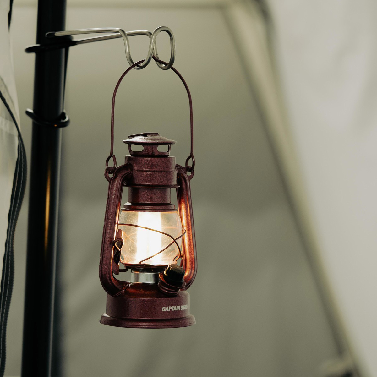 アンティーク暖色LEDランタン（ハンマートン レッド） - アウトドア