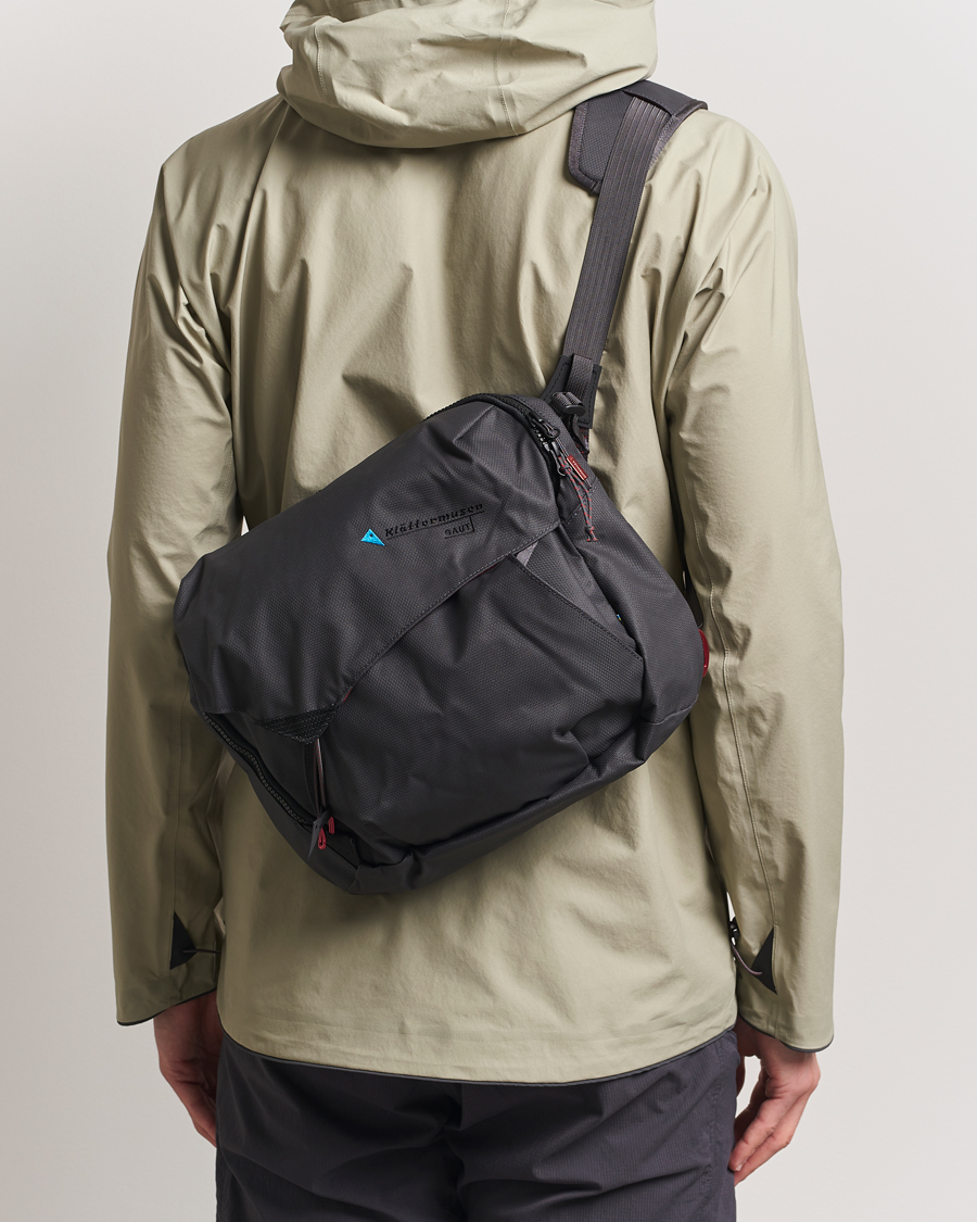 Klättermusen Gaut Messenger bag Raven at CareOfCarl.com