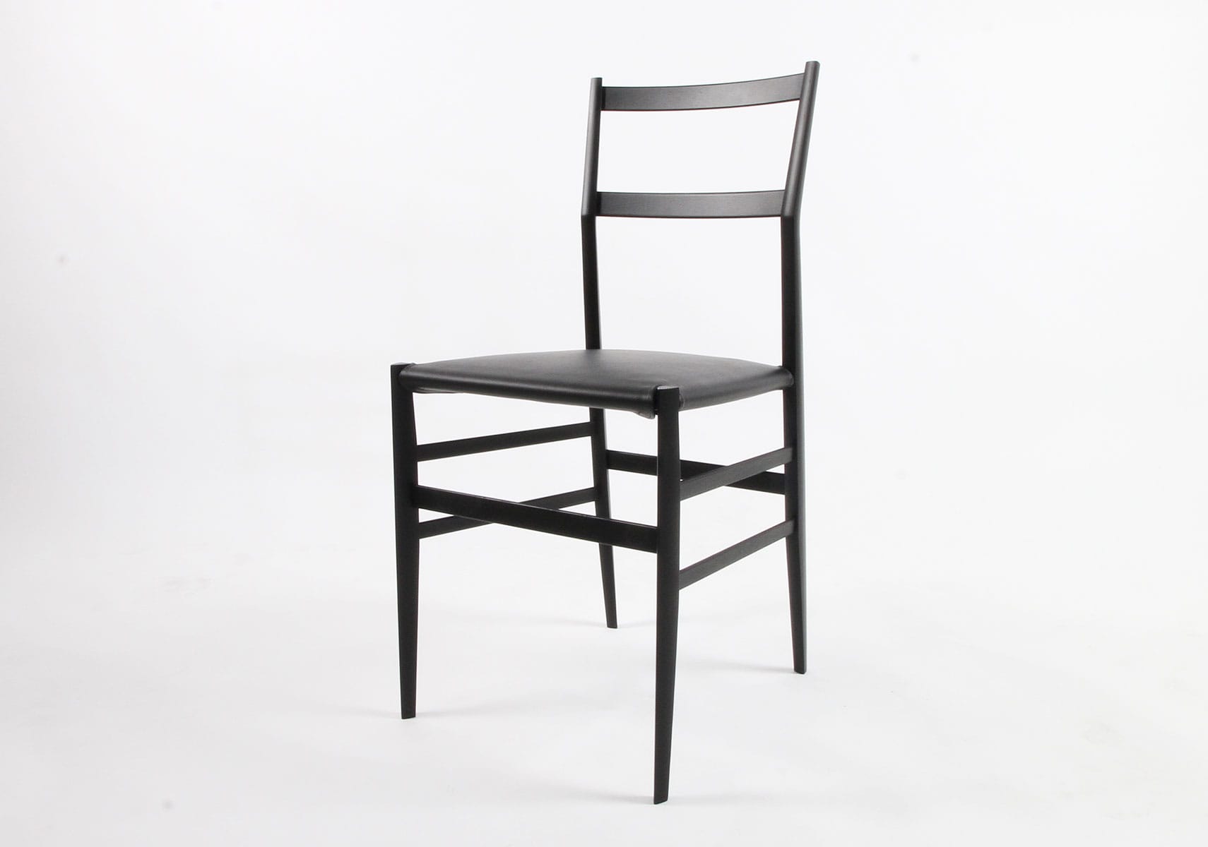 Cassina（カッシーナ）699 SUPERLEGGERA (BKフレーム/カバリング黒革