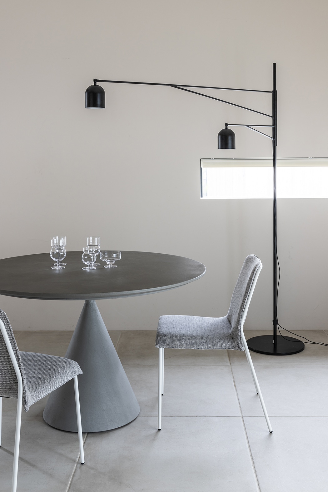 CLAY（クレイ テーブル）DESALTO | カッシーナ・イクスシー