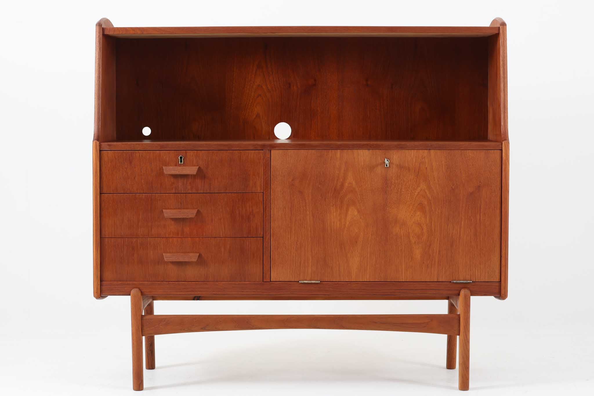 北欧ビンテージ家具ビューロ | 機能的で美しいデザインが魅力の