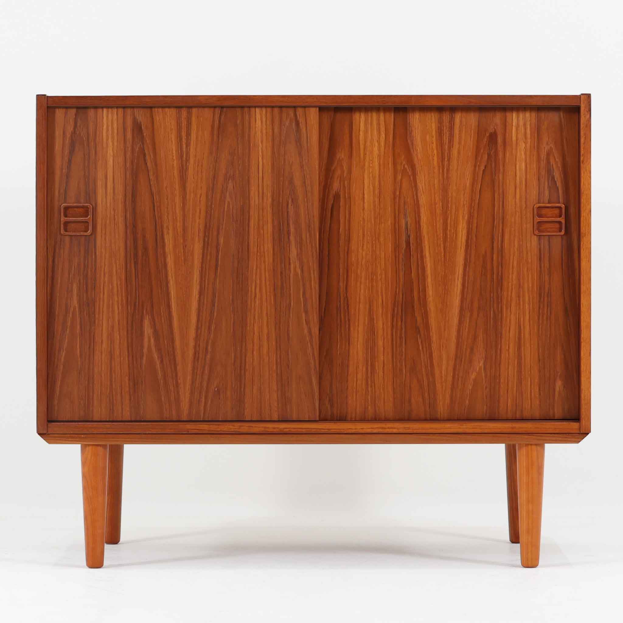 北欧ビンテージ家具ボード・キャビネット | 収納とデザインが融合した