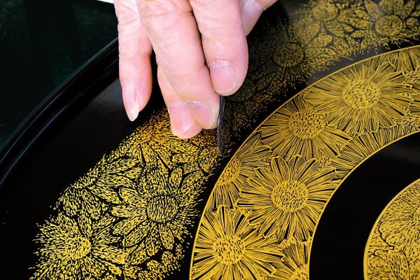 川連漆器の沈金・蒔絵体験 - 湯沢市ホームページ