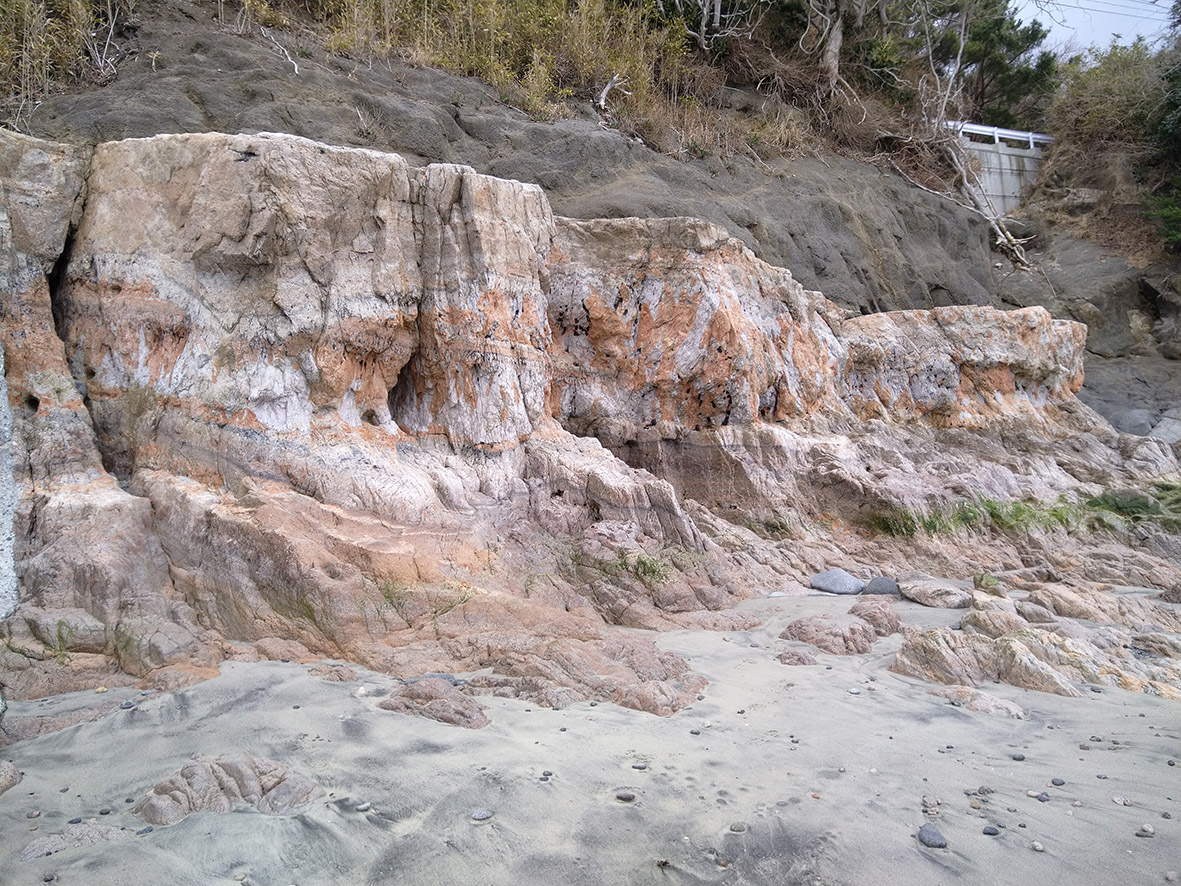 令和7年度「地質観察会～巨晶花崗岩“ペグマタイト”のひみつ～」(※参加