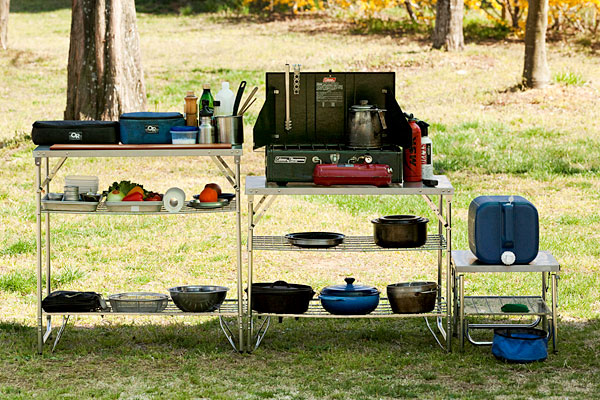 プロデューサーが語る！ ケータリングのプロも認めるワークテーブル