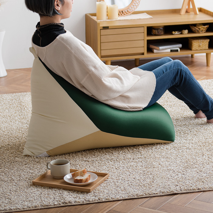三角ビーズクッション 座れる軽量ミニサイズ おしゃれ tetrad | 家具