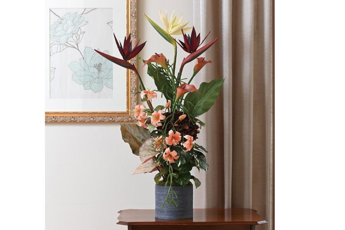 ストレチアとリリィのオブジェアレンジ ｜アレンジ集｜株式会社アスカ商会