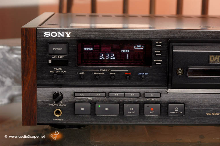 Sony DTC-2000ES, as new for sale.
