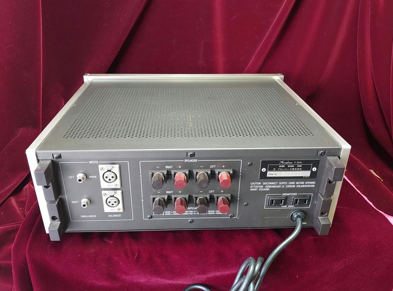 アキュフェーズ Accuphase P-300L パワーアンプ