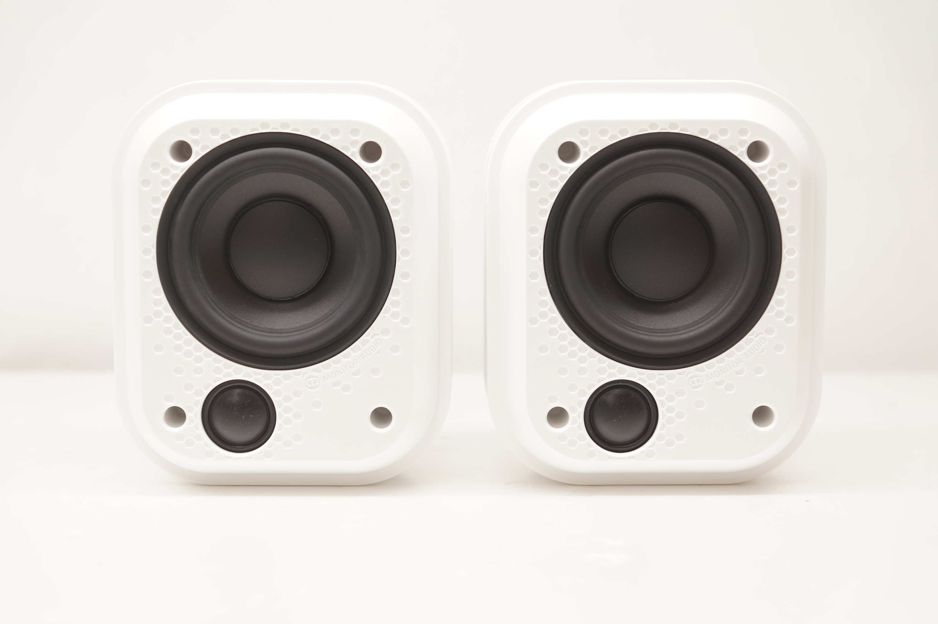 アバックWEB-SHOP / 【アウトレット】MONITORAUDIO MASS-2G ホワイト