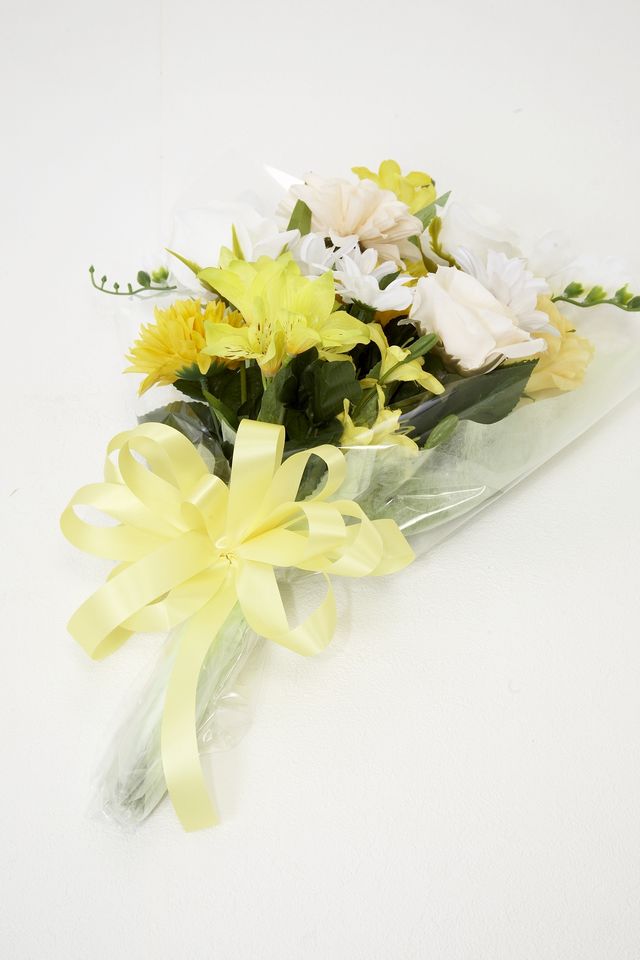 贈答・贈呈用花束・造花花束・花束ギフト】バラとフリージアと