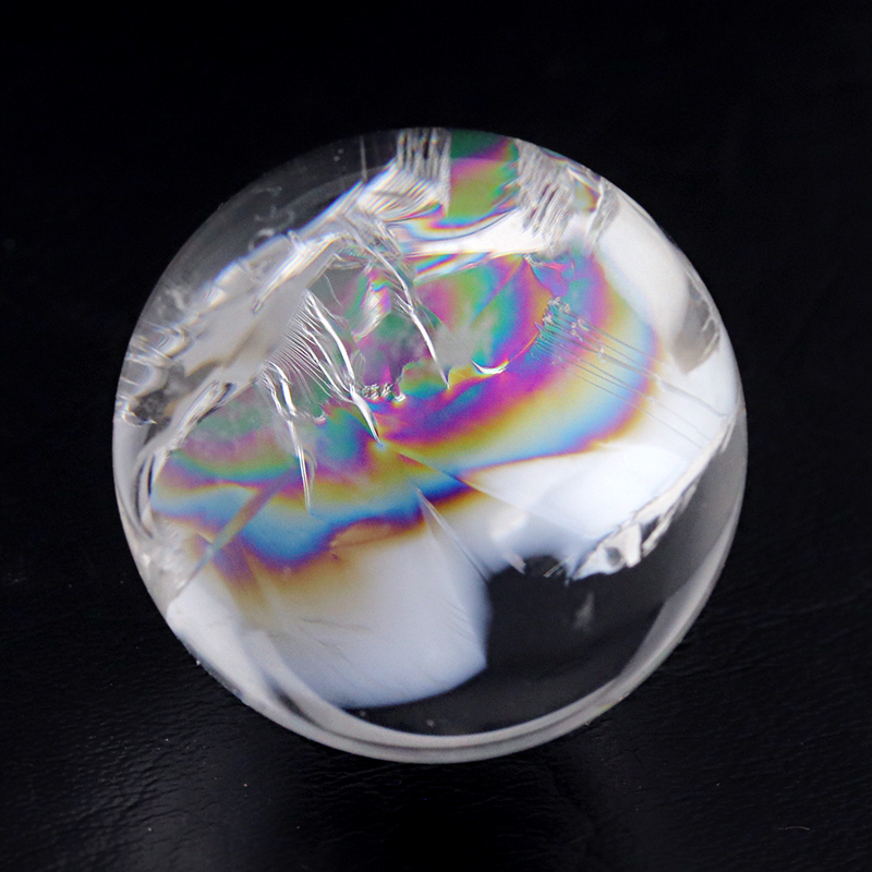 抜群の透明感と虹！レインボー水晶（アイリスクォーツ）丸玉-059水晶