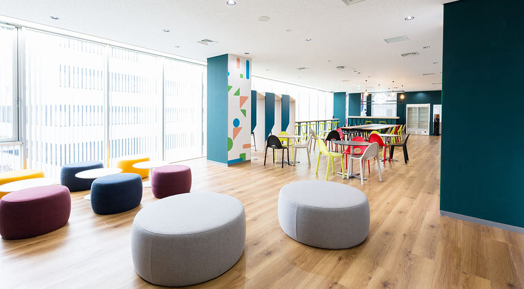 Miura Stool｜屋外も使えてスタッキングOK｜ミウラスツール｜アルティ