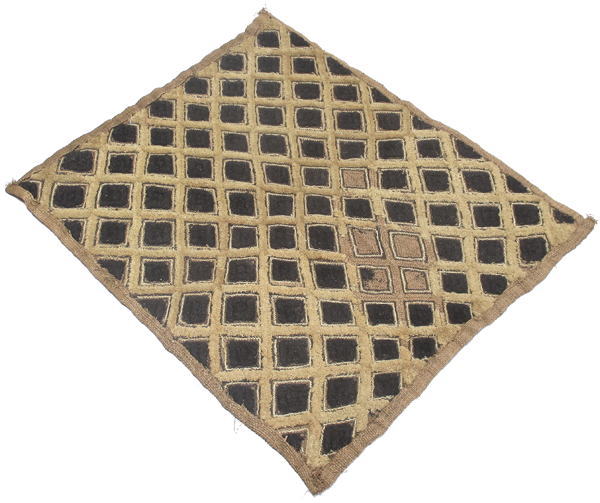 ラフィア布（草ビロード・中）<アフリカの布：アフリカ雑貨アザライ