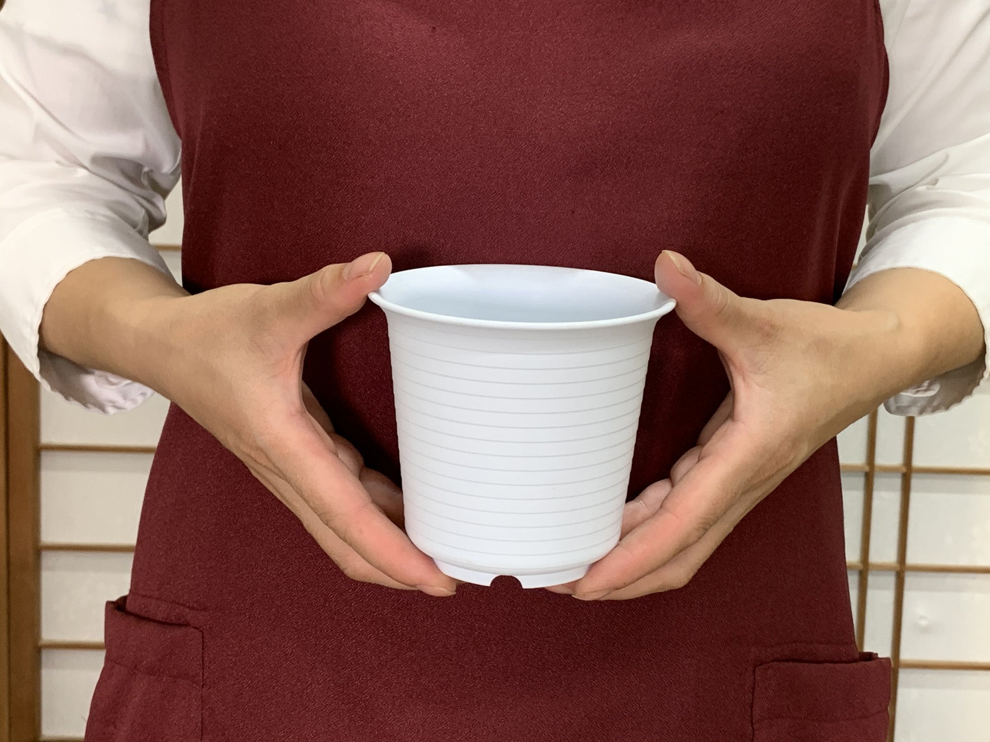 プラ鉢 3.5号 スタンダード丸鉢 ホワイト TB35穴有 幅10.4cm×高さ9.6cm