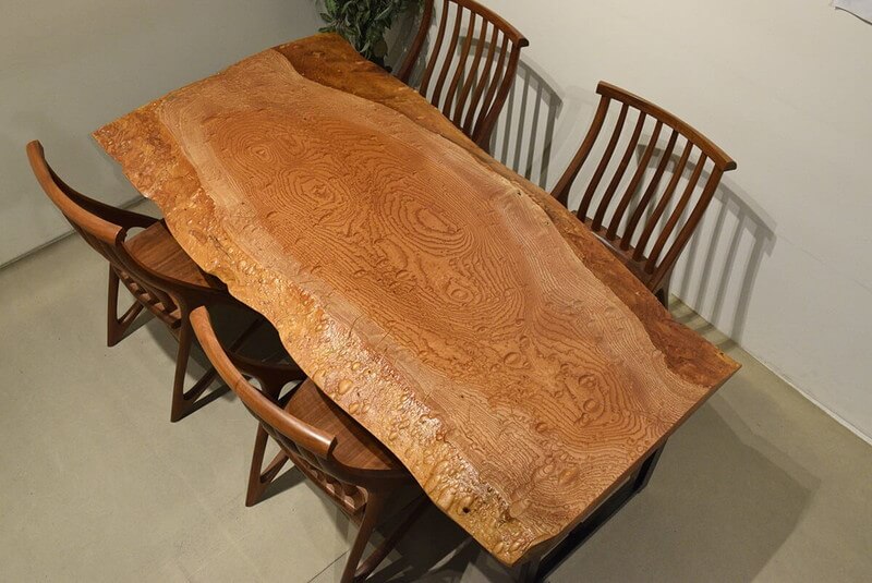 無垢の美しい一枚板テーブルを厳選｜美しい家具