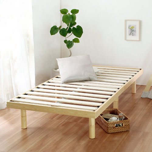 自然の温かみを感じられる 天然木パイン材すのこベッド (セミダブル)の