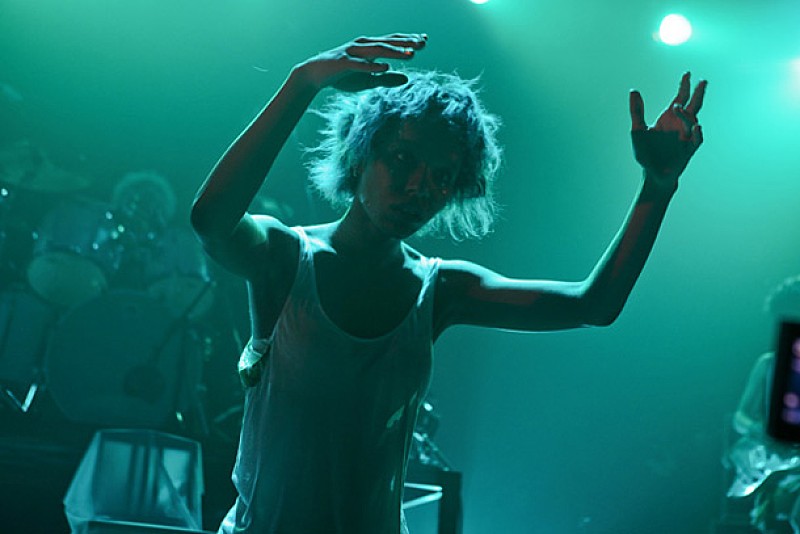 女王蜂 感動と興奮に満ちた活動休止前ラストライブ | Daily News