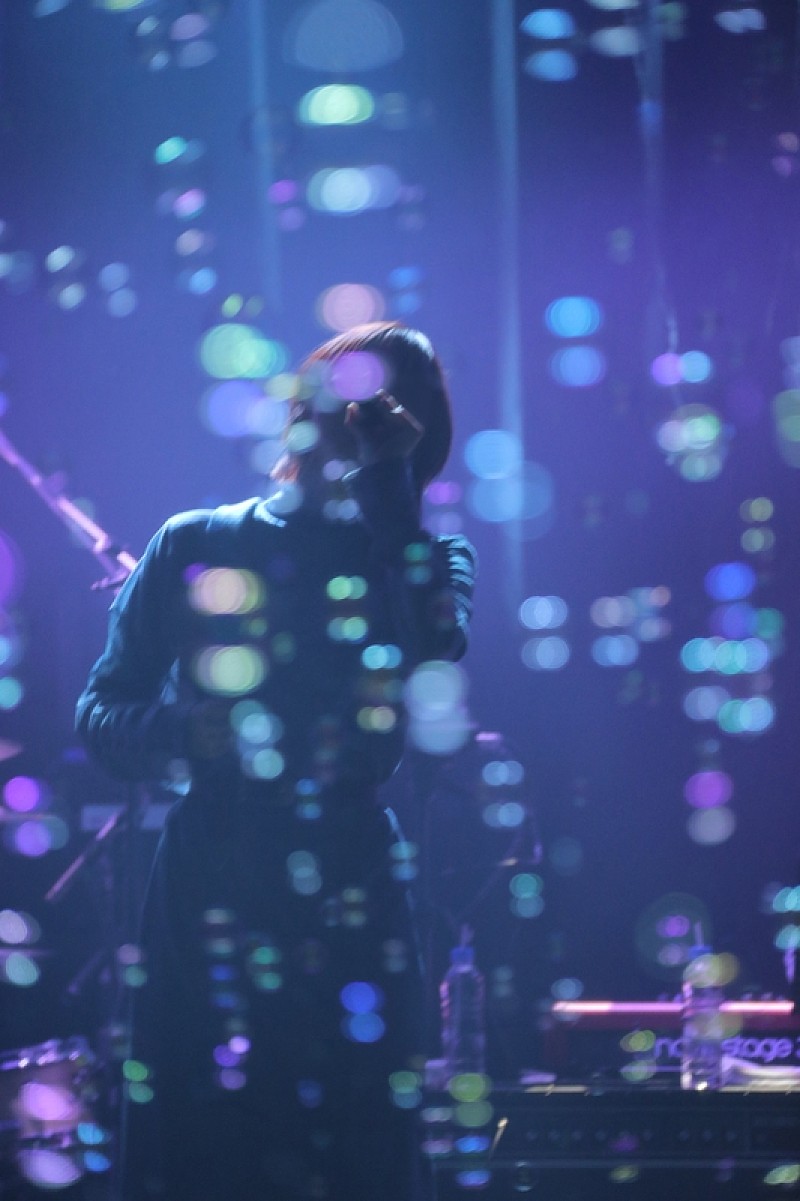 ライブレポート＞ネット音楽シーンの新星、THE BINARYの次元を超えて