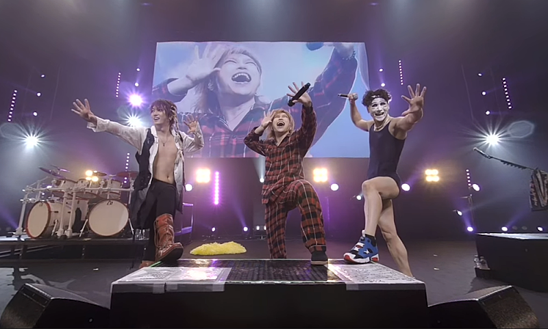 ゴールデンボンバーのライブ5曲がVR配信スタート | Daily News