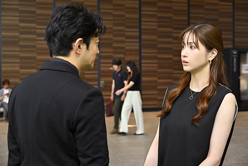 西園寺さんは家事をしない」 “西園寺”松本若菜と“楠見”松村北斗が“偽