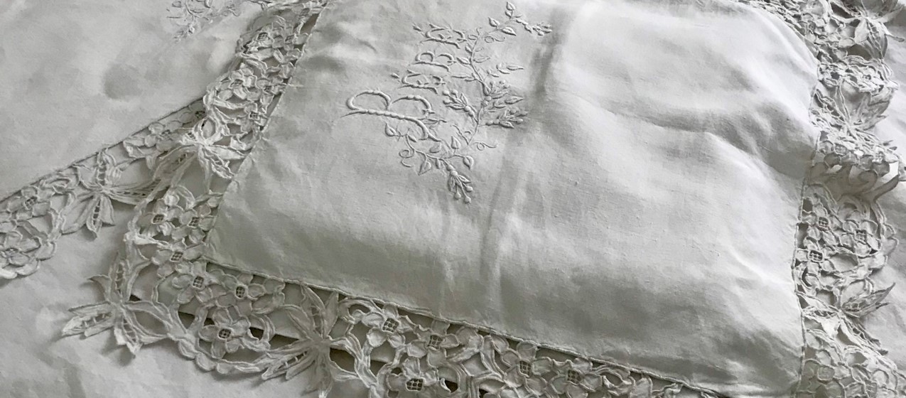 T3046 フランスアンティーク刺繍リネンドイリーセット カットワーク手